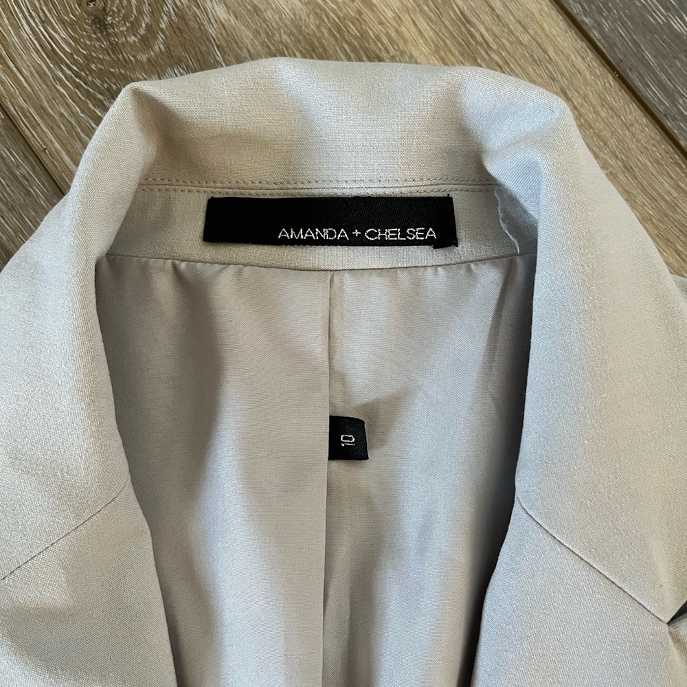 Amanda & Chelsea Light Gray Blazer - Picture 3 of 9